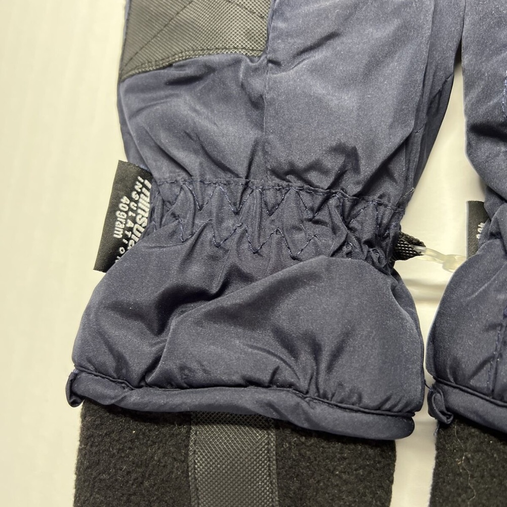 Thinsulate Snow Gloves - image 3